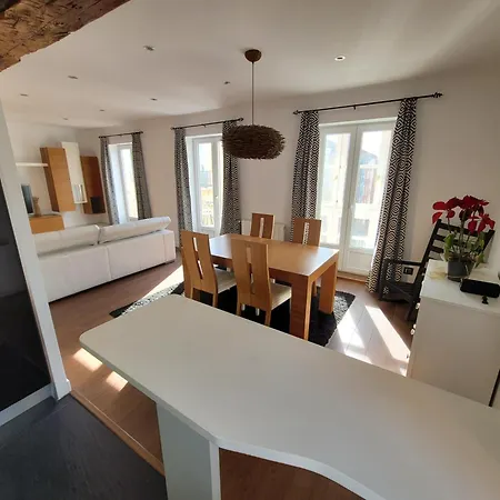 Piso Muy Amplio Y Centrico Con Vistas A La Bahia * Santander