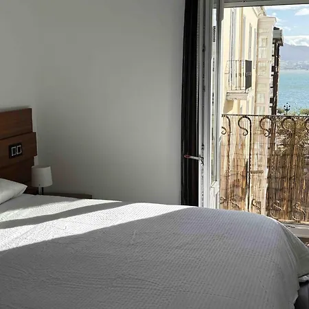 Lägenhet Piso Muy Amplio Y Centrico Con Vistas A La Bahia Santander