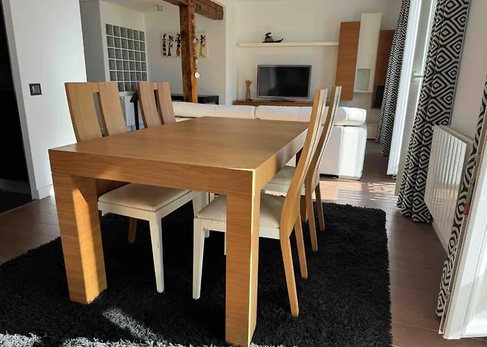 Piso Muy Amplio Y Centrico Con Vistas A La Bahia *