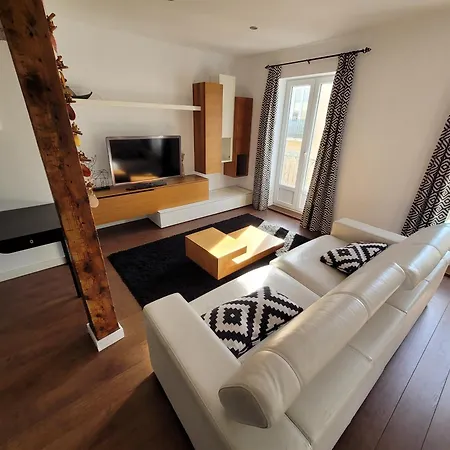 Piso Muy Amplio Y Centrico Con Vistas A La Bahia Apartmán